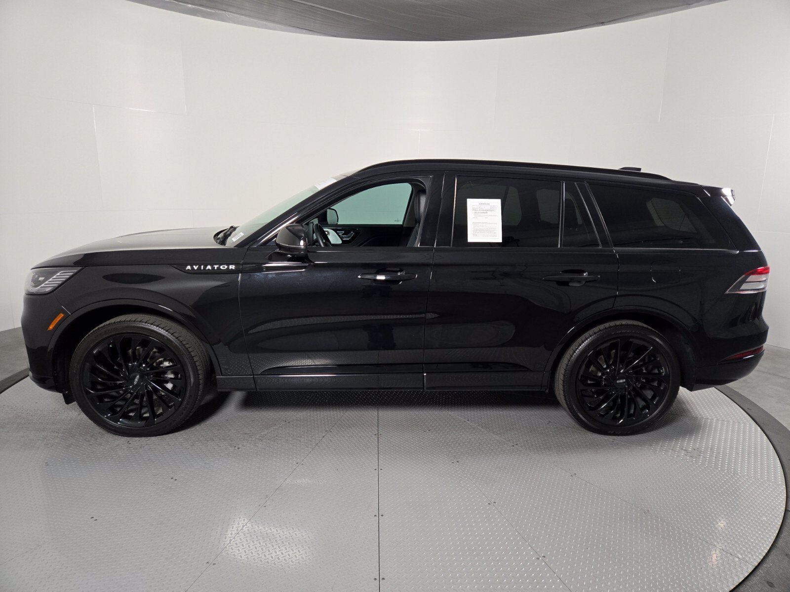 Used 2025 Lincoln Aviator Reserve w/ Equipment Group 201A AWD/4WD image 7