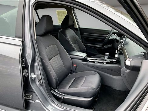 Used 2024 Nissan Altima 2.5 SV image 26