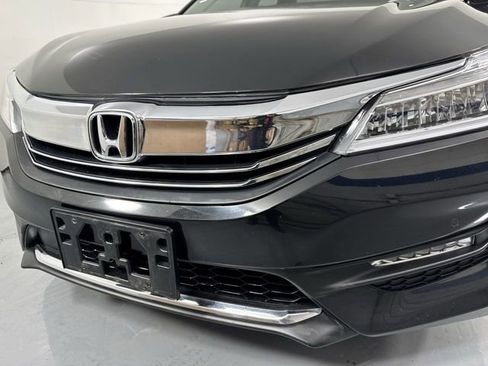 Used 2016 Honda Accord Touring image 26