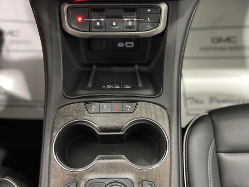Used 2023 GMC Acadia Denali w/ Denali Technology Package image 22