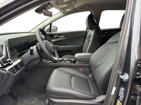 New 2025 Kia Sportage EX image 9
