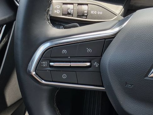 Used 2026 Chevrolet Equinox LT AWD/4WD image 26