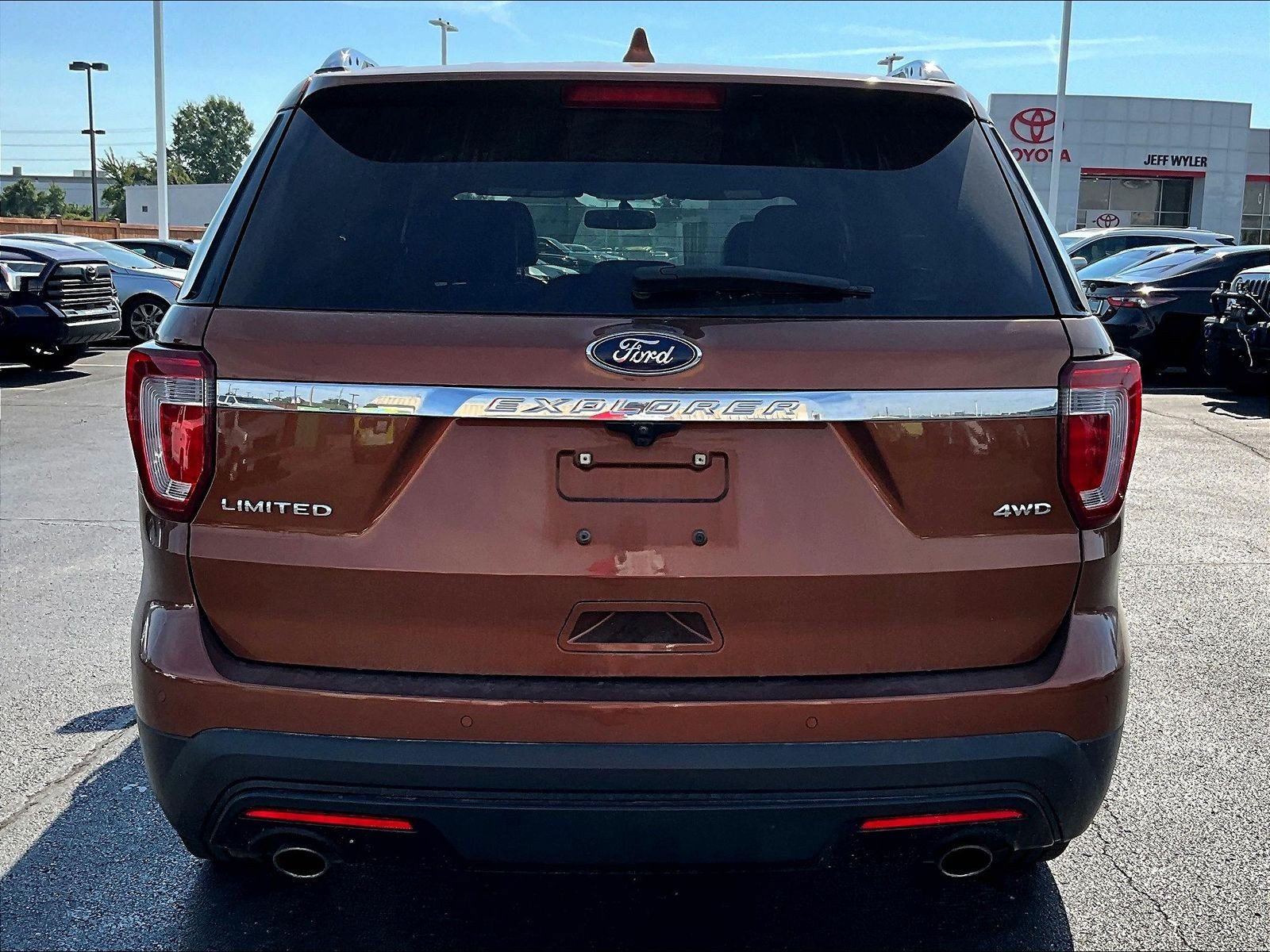 Used 2017 Ford Explorer Limited AWD/4WD image 5