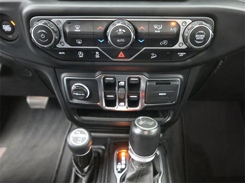 Used 2021 Jeep Wrangler Unlimited Sahara image 4