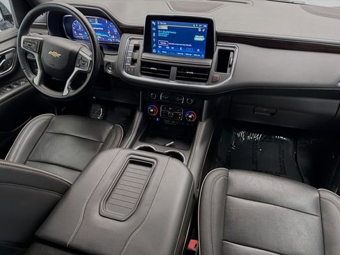 Used 2023 Chevrolet Suburban Premier image 12