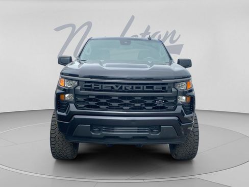 Used 2022 Chevrolet Silverado 1500 Custom RWD image 2