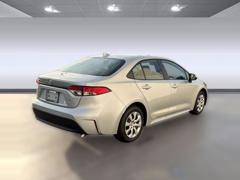 Used 2026 Toyota Corolla LE FWD image 9