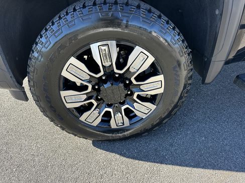 Certified 2024 GMC Sierra 2500 Denali image 12