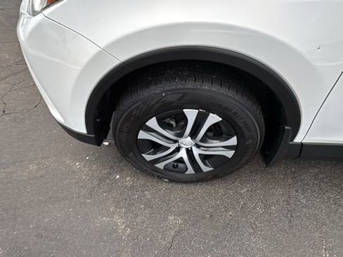 Used 2018 Toyota RAV4 LE image 36