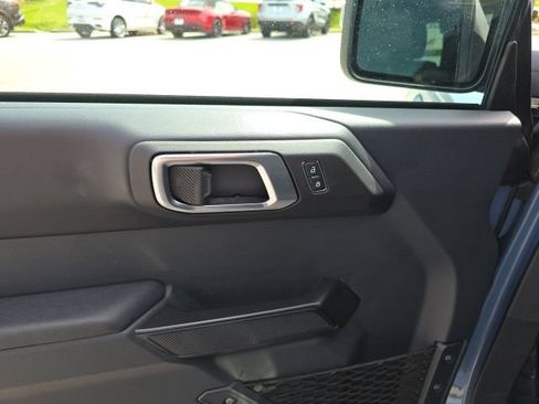 Used 2025 Ford Bronco Badlands AWD/4WD image 12