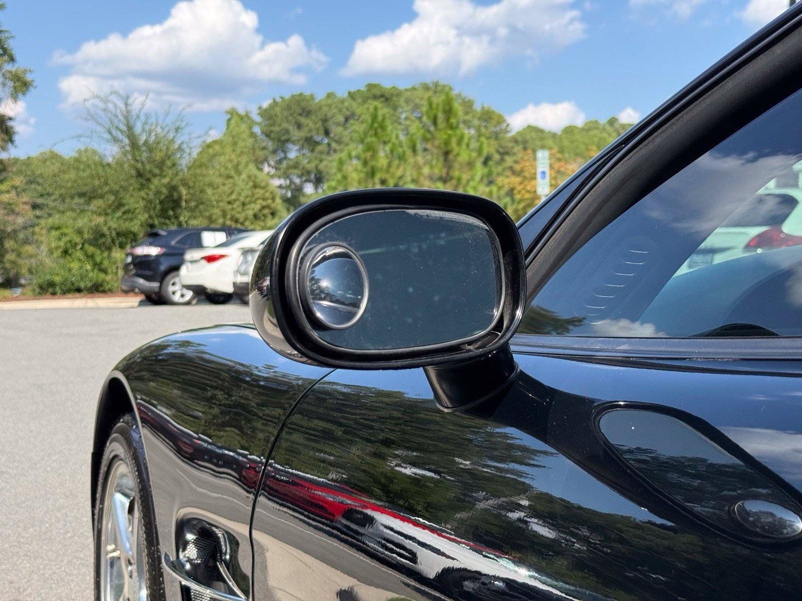 Used 1999 Chevrolet Corvette Convertible RWD image 12