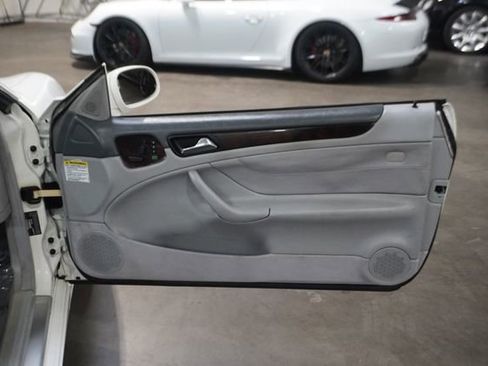 Used 2002 Mercedes-Benz CLK 320 Cabriolet w/ K4 Opt Pkg image 24