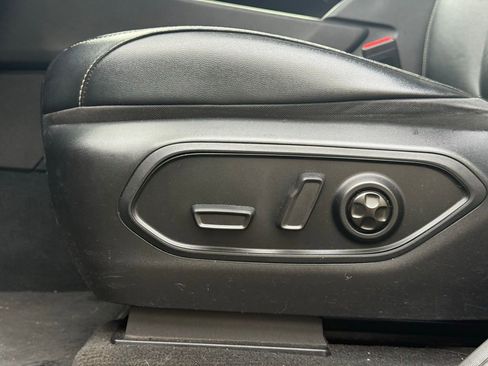 Used 2023 Jeep Grand Cherokee L Limited image 12