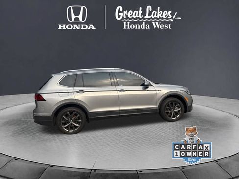 Used 2024 Volkswagen Tiguan SE w/ Panoramic Sunroof Package AWD/4WD image 9