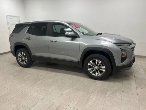 Used 2025 Chevrolet Equinox LT image 6