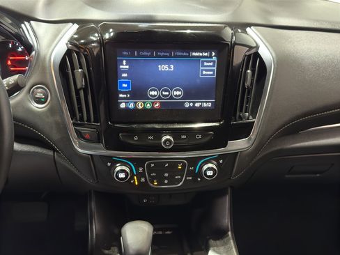 Used 2024 Chevrolet Traverse Premier image 30