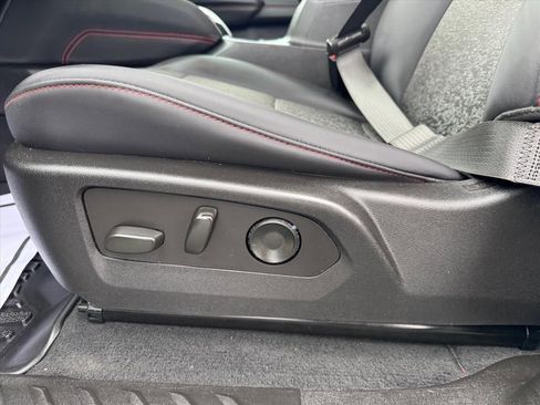 Used 2024 Chevrolet Colorado Z71 w/ Z71 Convenience Package 2 image 15