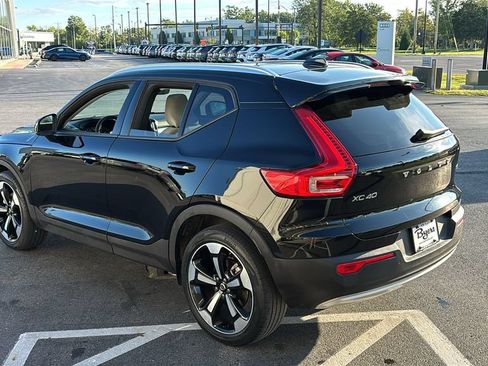 Used 2022 Volvo XC40 T5 Momentum w/ Premium Package AWD/4WD image 3