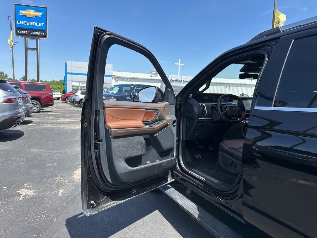 Used 2025 Ford Expedition Max King Ranch AWD/4WD image 26
