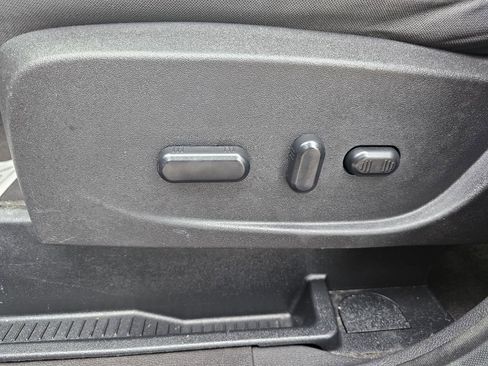 Used 2015 Ford Escape SE image 21