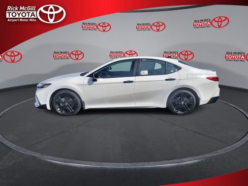 New 2026 Toyota Camry Hybrid AWD/4WD image 5