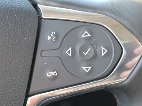 Used 2019 Chevrolet Traverse LT image 11