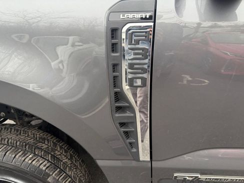 Used 2023 Ford F350 Lariat image 10