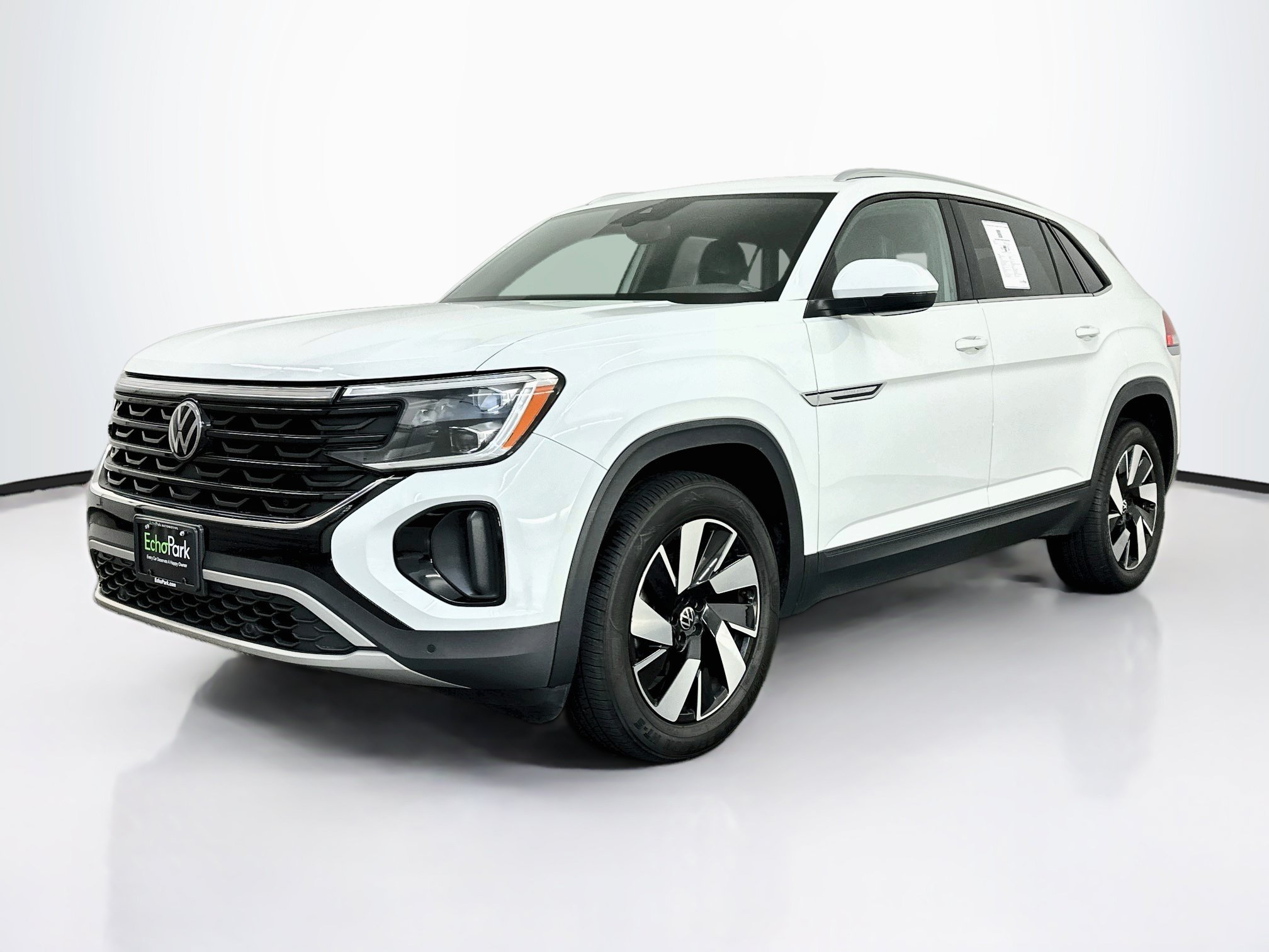 Used 2024 Volkswagen Atlas Cross Sport SE AWD/4WD image 3