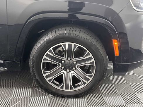 Used 2024 Jeep Wagoneer L Series II w/ Flexible Seating Group image 14