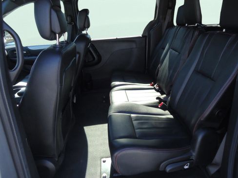 Used 2020 Dodge Grand Caravan GT FWD image 31