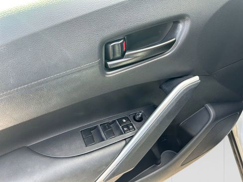 Used 2023 Toyota Corolla Cross LE image 11