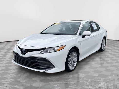 Used 2019 Toyota Camry XLE FWD image 15