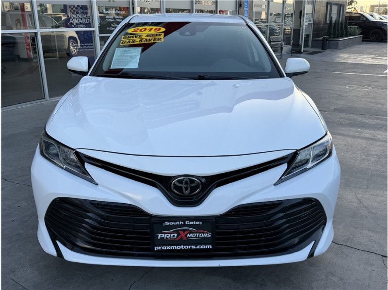 Used 2019 Toyota Camry LE FWD image 8