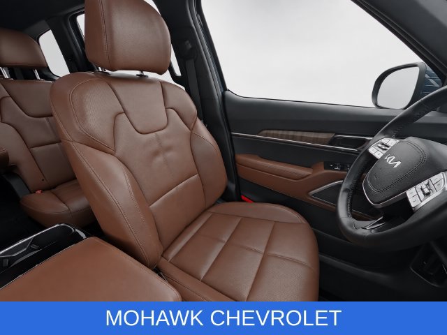 Used 2024 Kia Telluride EX w/ EX Captain's Chair Package FWD image 14