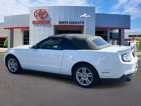 Used 2012 Ford Mustang Premium RWD image 4