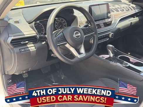 Used 2024 Nissan Altima 2.5 SV FWD image 17