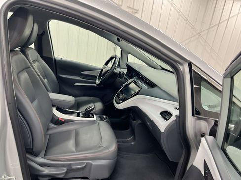 Used 2021 Chevrolet Bolt Premier w/ Infotainment Package image 21