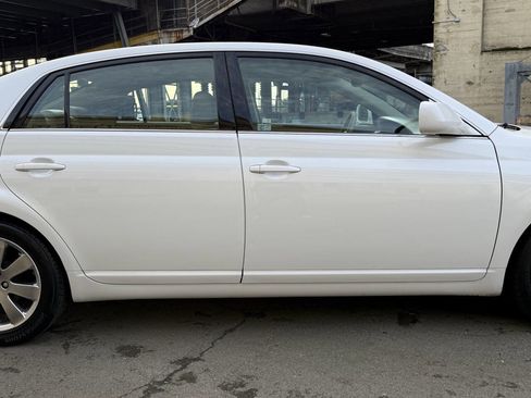 Used 2005 Toyota Avalon XLS image 23