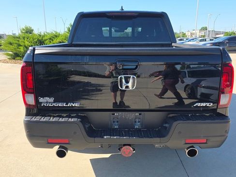 Certified 2023 Honda Ridgeline Black Edition image 4