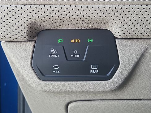 Used 2025 Volkswagen Atlas SE image 9