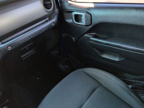 Used 2018 Jeep Wrangler Unlimited Sport AWD/4WD image 17