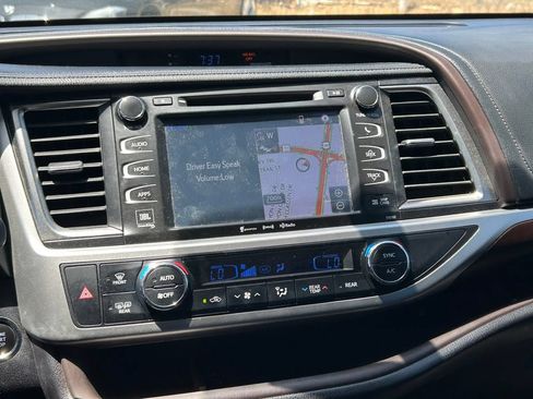 Used 2016 Toyota Highlander Limited FWD image 23