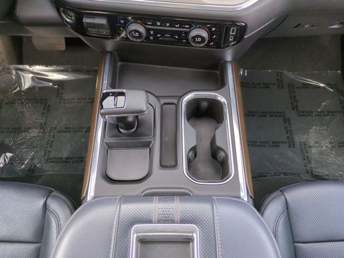 Used 2022 Chevrolet Silverado 1500 High Country image 17