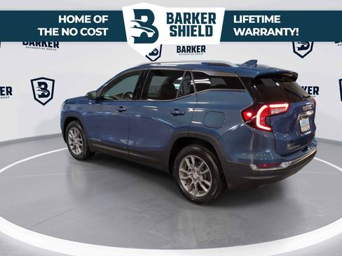 Used 2024 GMC Terrain SLT w/ Infotainment Package II AWD/4WD image 7