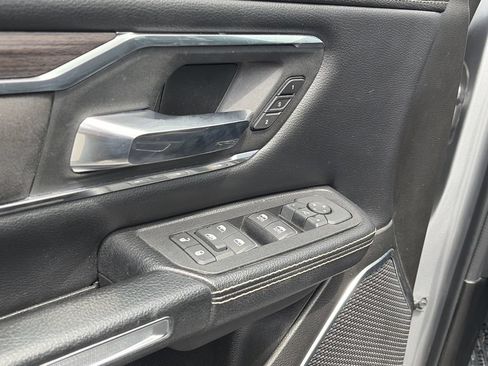 Used 2025 RAM 1500 Laramie AWD/4WD image 32