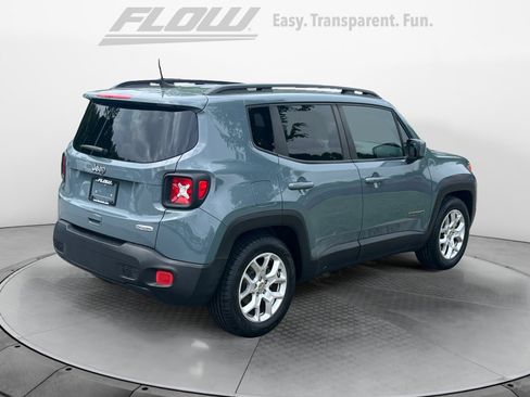 Used 2018 Jeep Renegade Latitude FWD image 9