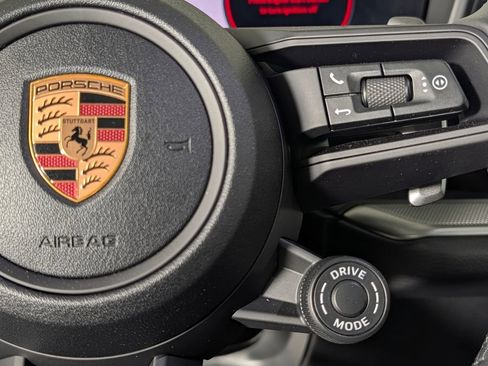 Certified 2025 Porsche Cayenne Coupe AWD/4WD image 39