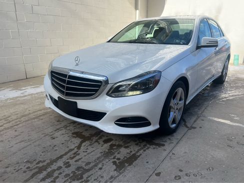 Used 2014 Mercedes-Benz E 350 4MATIC Sedan image 3