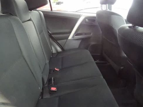 Used 2018 Toyota RAV4 LE w/ All Weather Liner Package AWD/4WD image 10