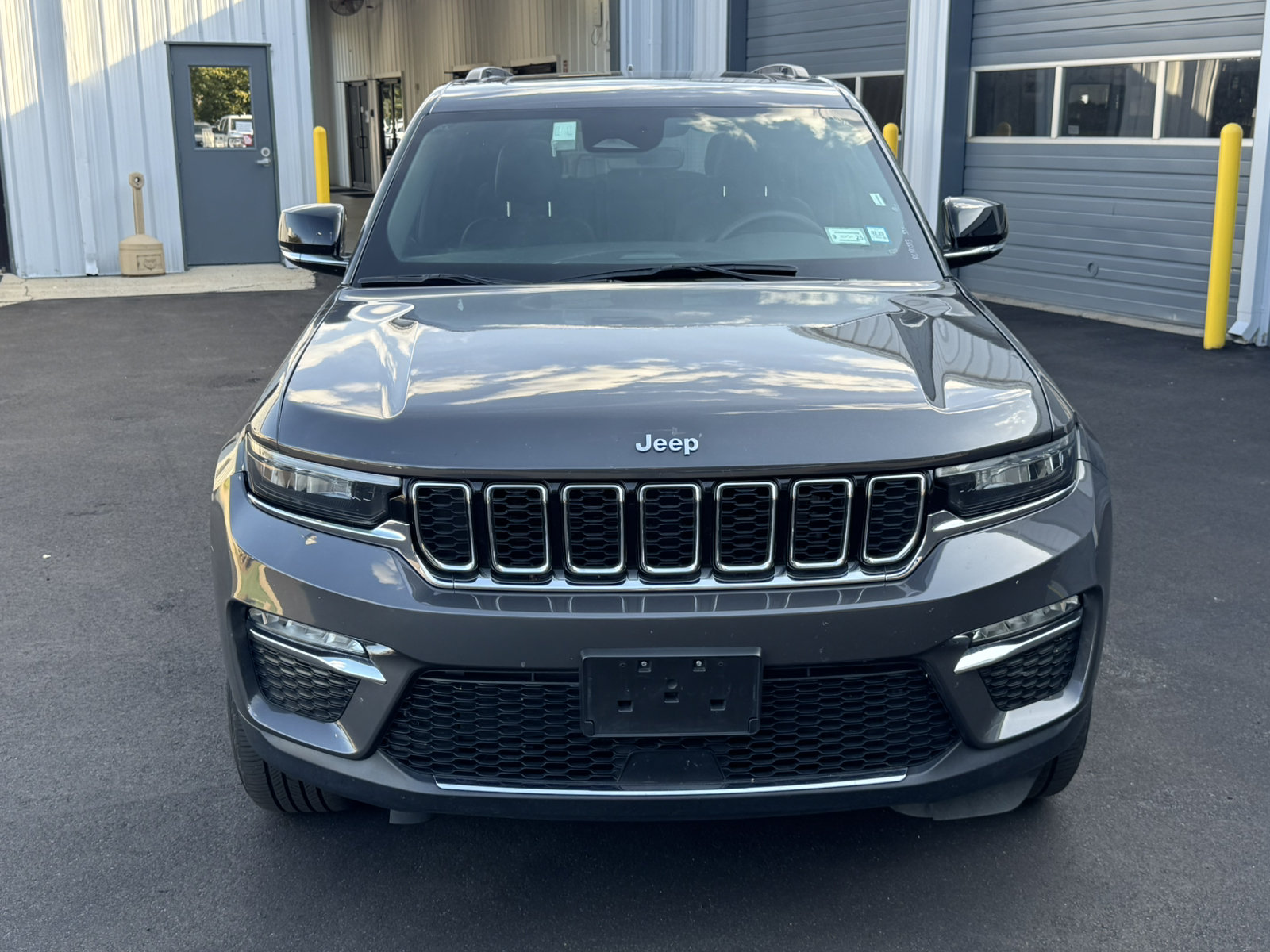 Used 2024 Jeep Grand Cherokee Limited 4xe AWD/4WD image 2